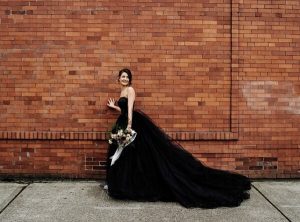 Czarna suknia ślubna znaczenie