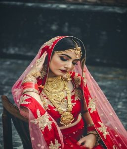 Czerwona suknia ślubna znaczenie