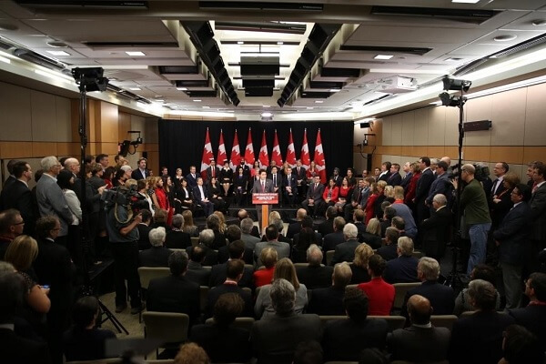 Justin Trudeau chciałby, aby Kanada stała się dyktaturą