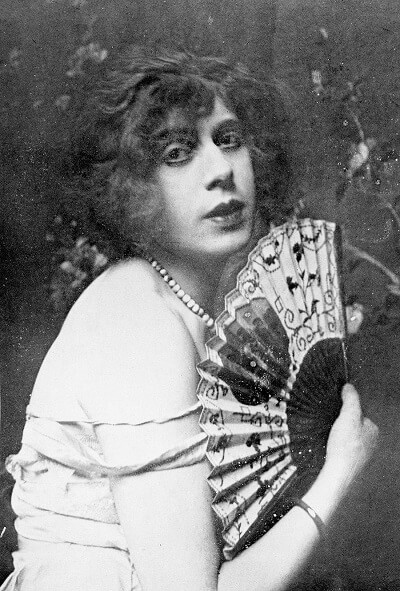 Portret Lili Elbe z 1926 roku, jednej z pacjentek Hirschfelda. Historia Elbe zainspirowała film "Duńska dziewczyna" z 2015 roku.